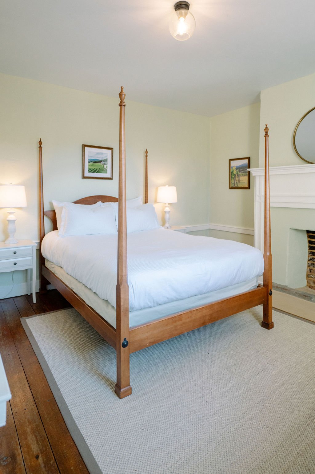 Crossroads-Inn-Sutherland-Room-Bed