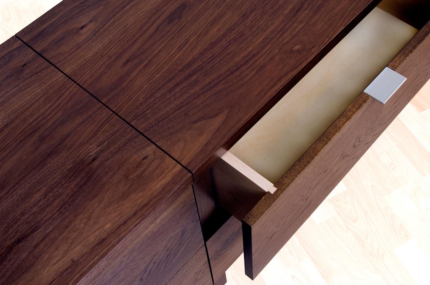 dresser3_1500_60.jpg