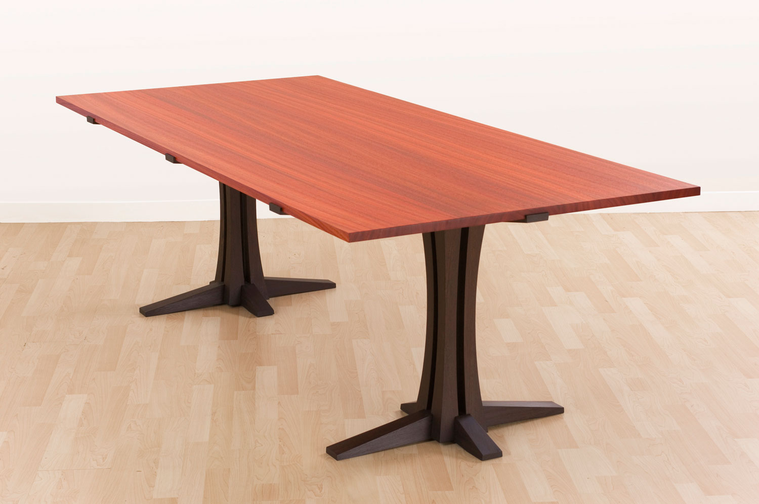 pedestal table1_1500_60.jpg