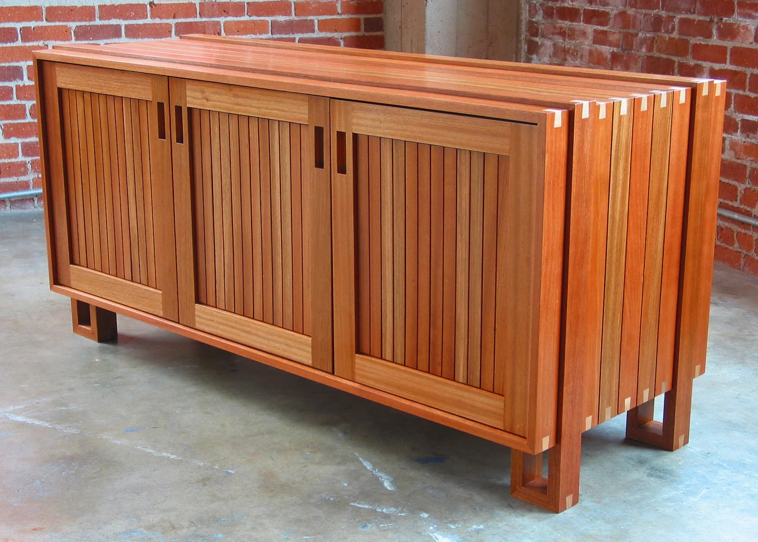 credenza1_1500_60.jpg