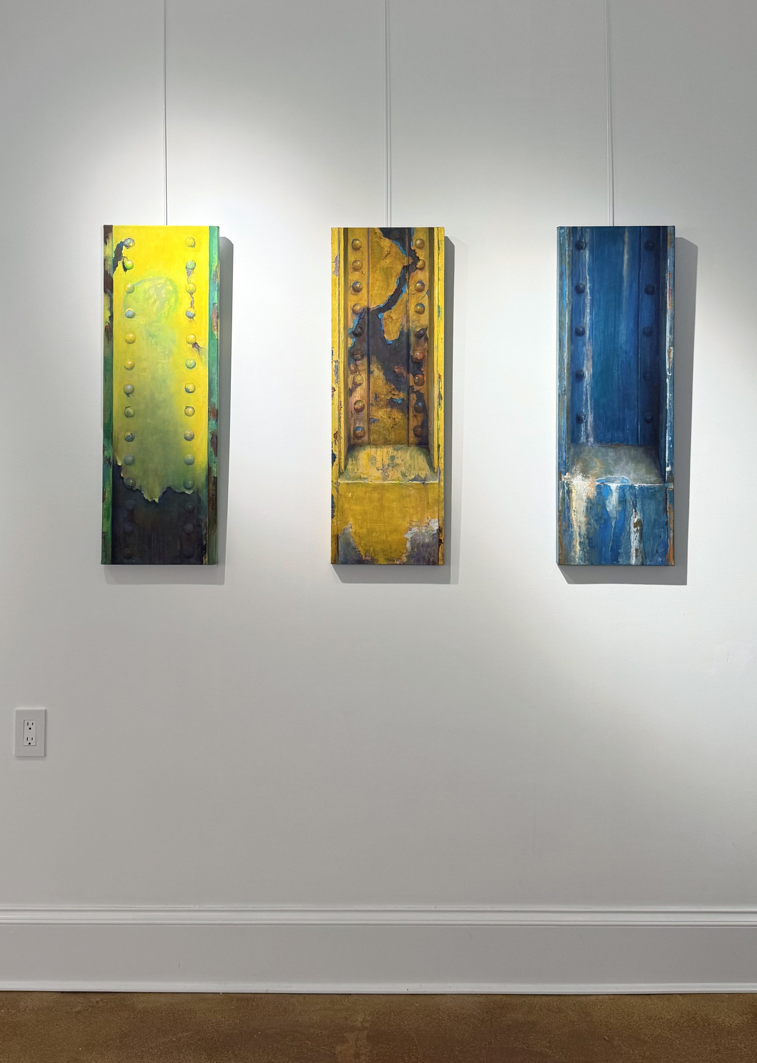 Installation Christensen_Glow_Blue III_Yellow I.jpg