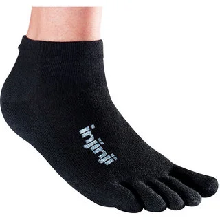 112_BLACK_injinji-socks_d.jpg