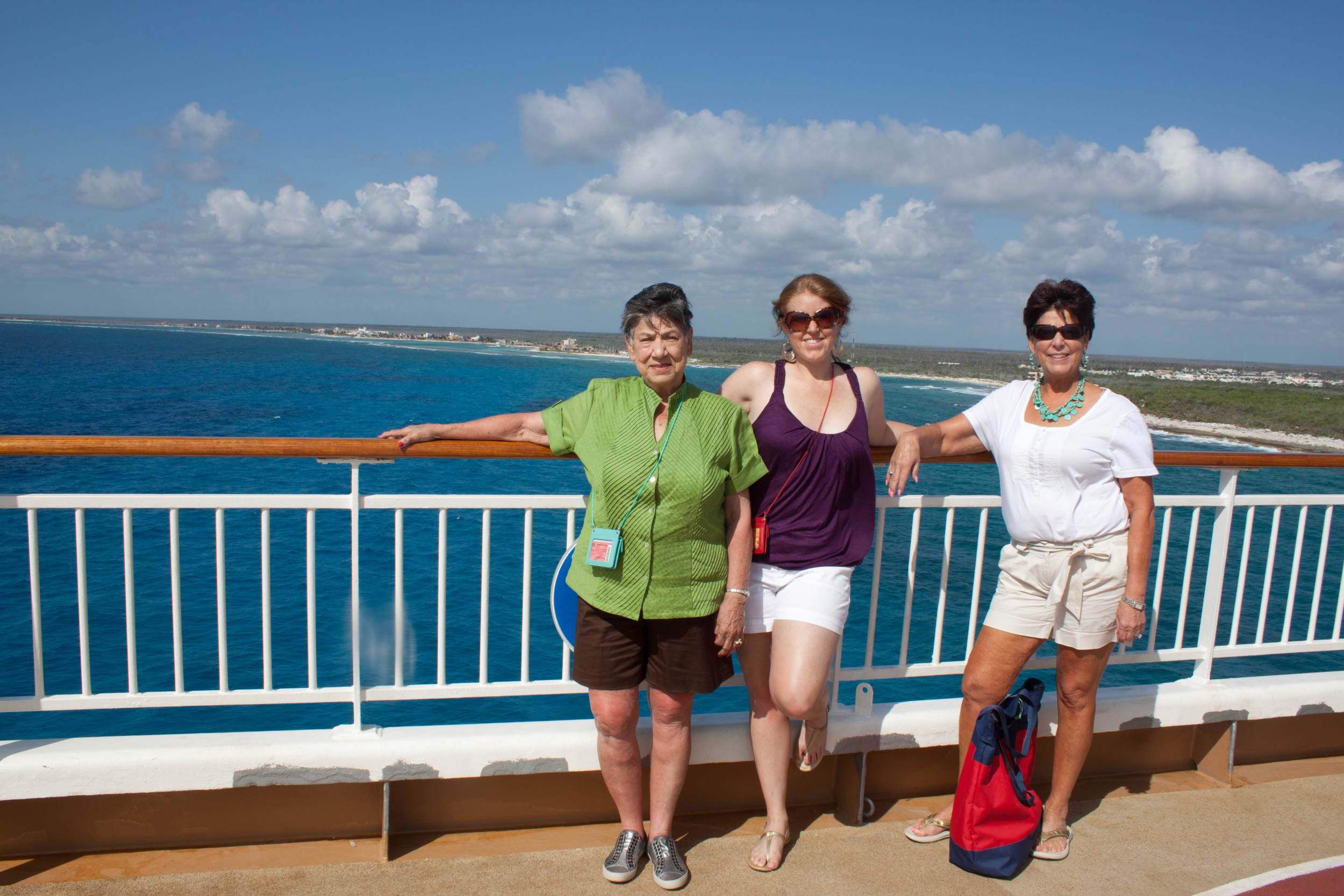 Arod, her mother and grandmother.