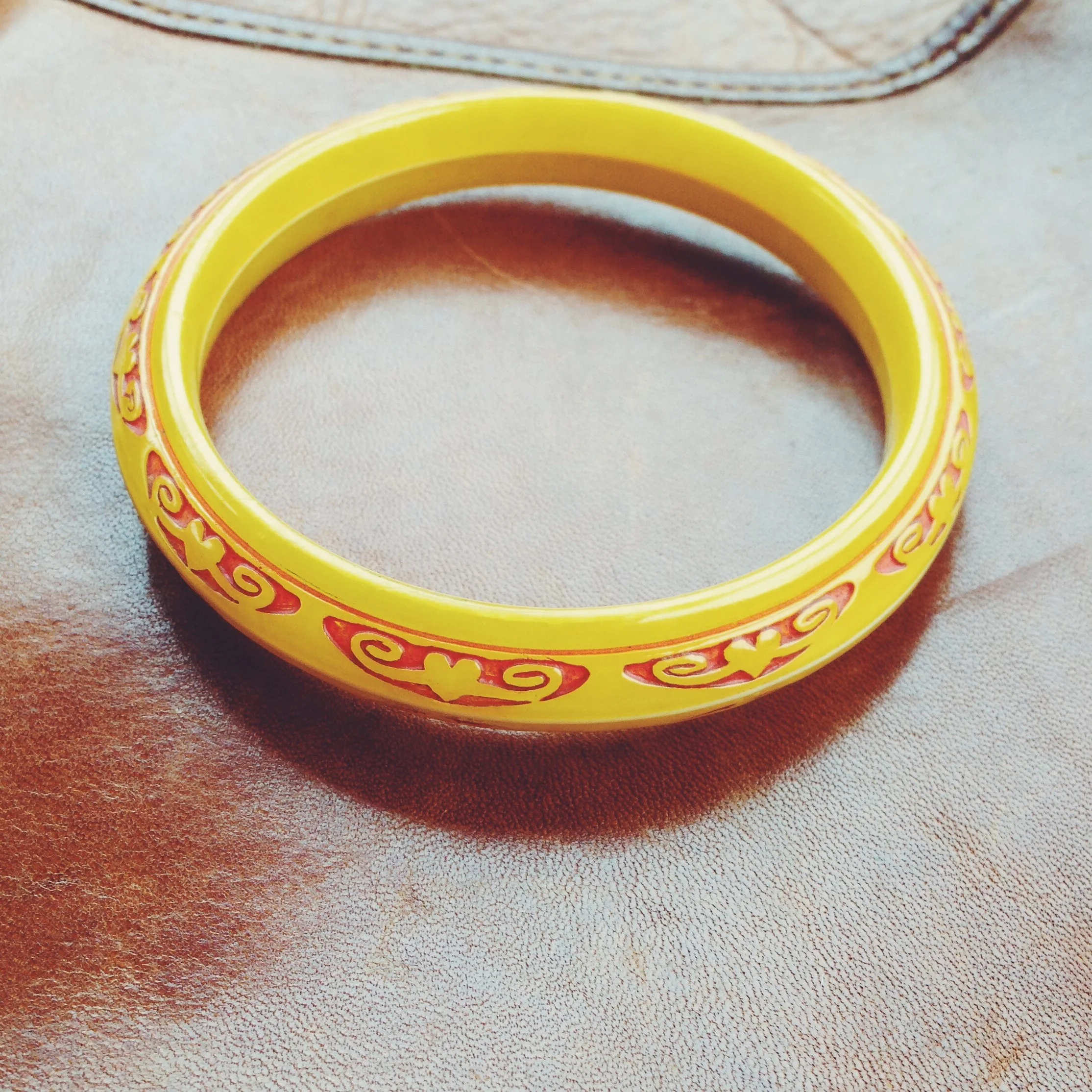 available in the 4 Birds Vintage shop