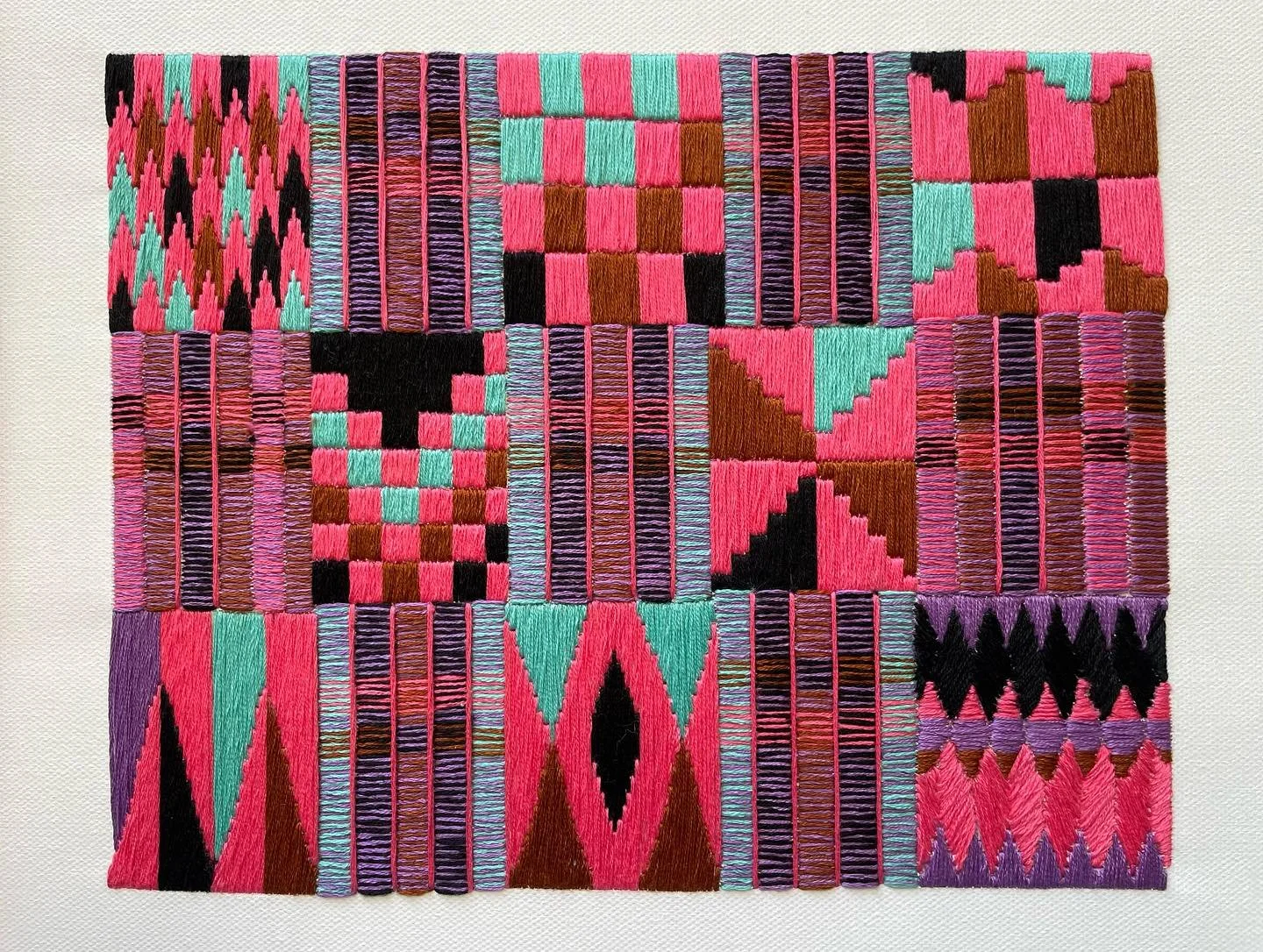 I&rsquo;ve been listening to a lot of @omah_lay who inspired me to finally make my 2nd #kente piece. Swipe for the inspo &amp; the first one I made all the way back in 2020
🩵💜🩷🤎
(This song also is on @songexploder if you&rsquo;re like me &amp; ne