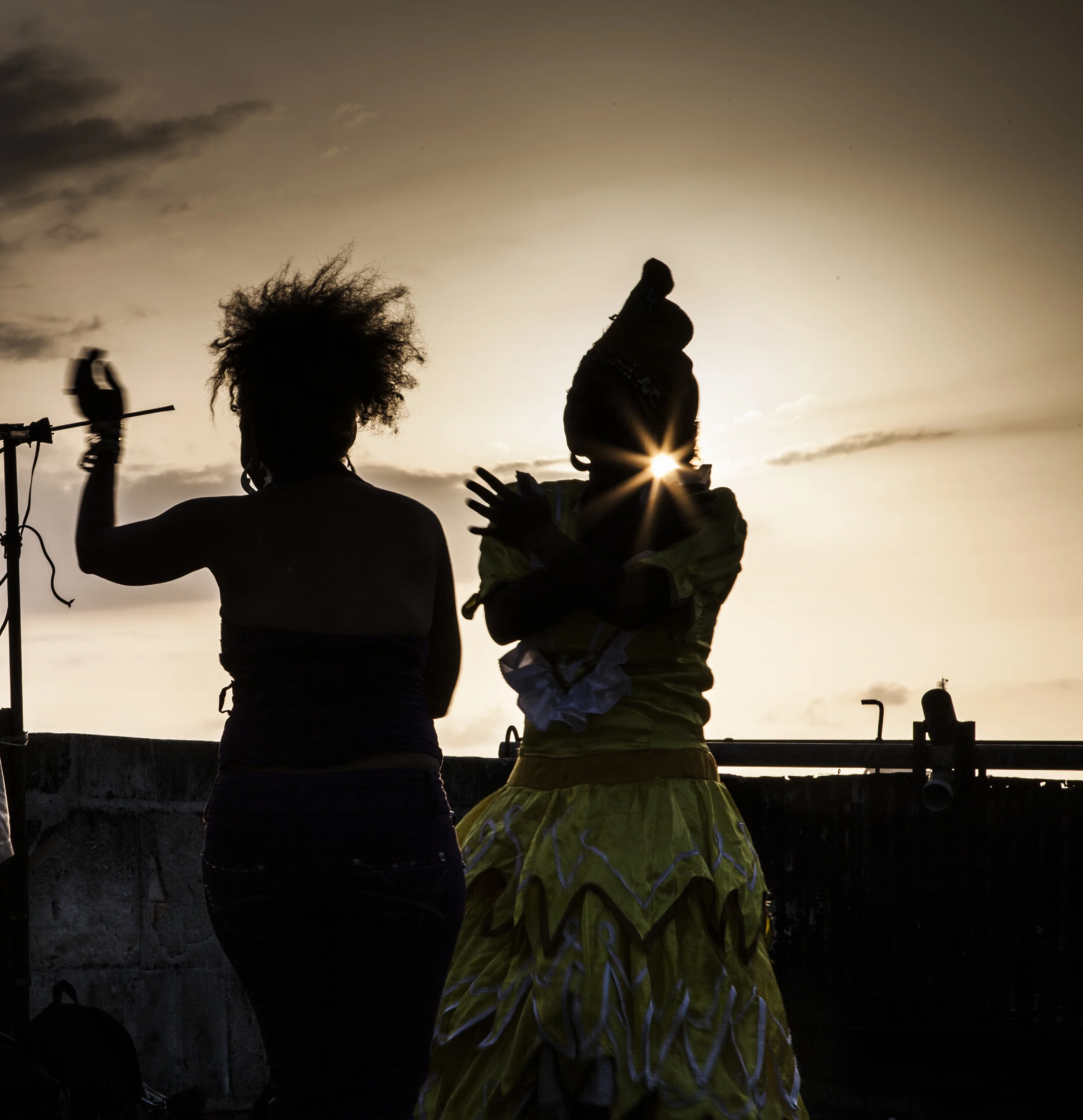 68_CUBA_SINGERSILHOUETTE_2095W.jpg