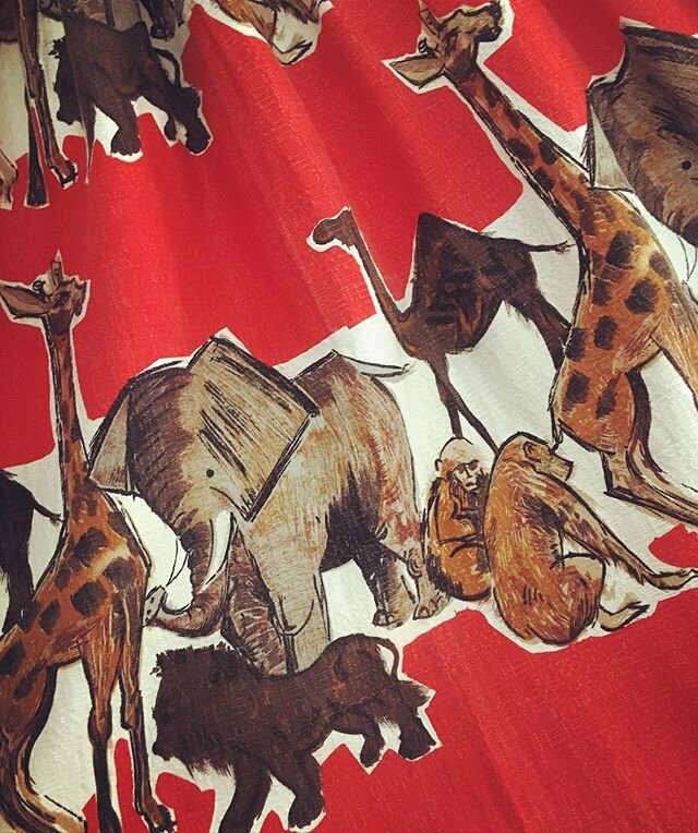 Don&rsquo;t think any print is going to top these curtain prints !! They are fantastic ! #curtains #upcycled #upcycledfabric #coolprints #backpackershostel #bedroomgoals #nottingham #hostellife #hosteldecor #animalprint #monkeys #notts