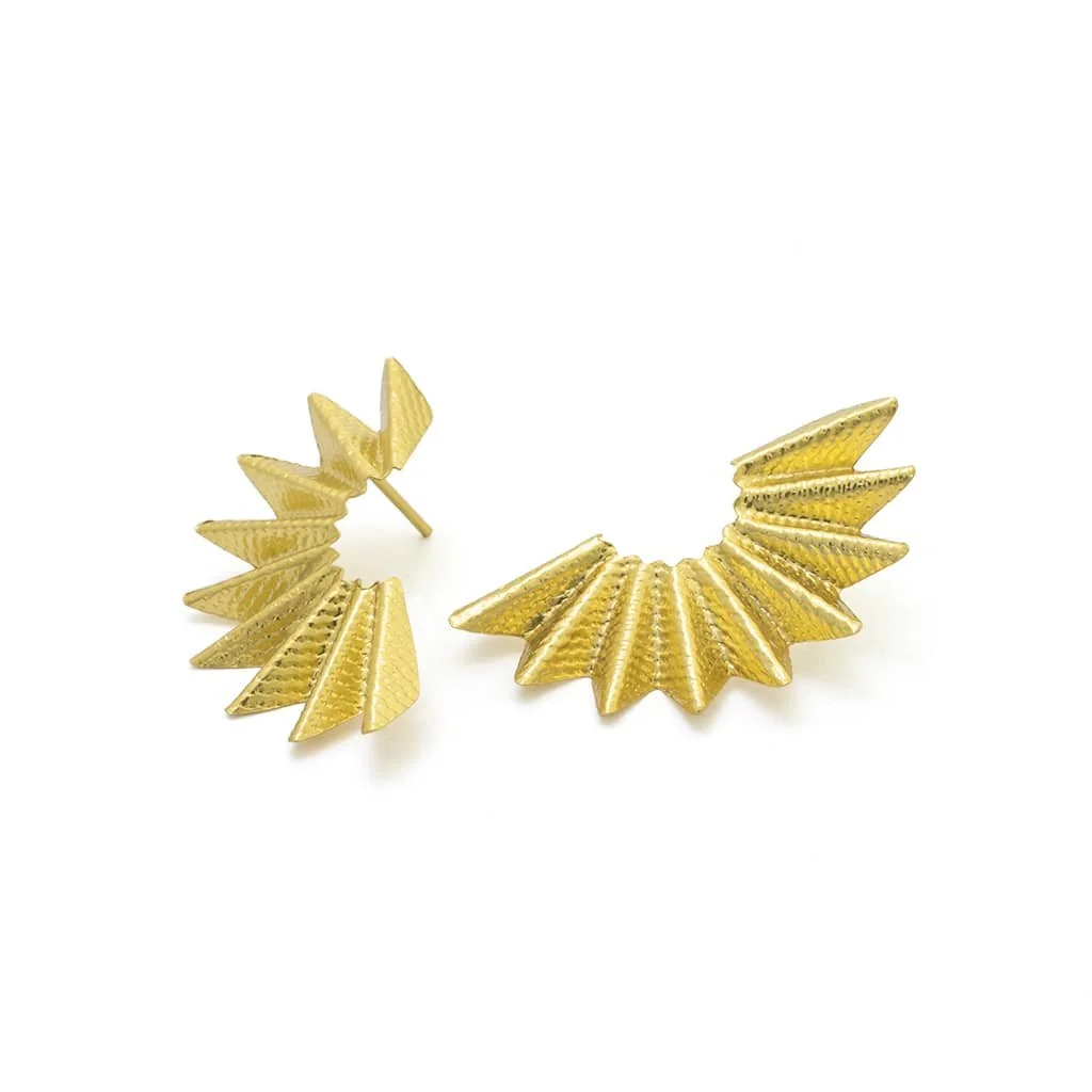 Earring-HalfMoon-Gold-1.jpg