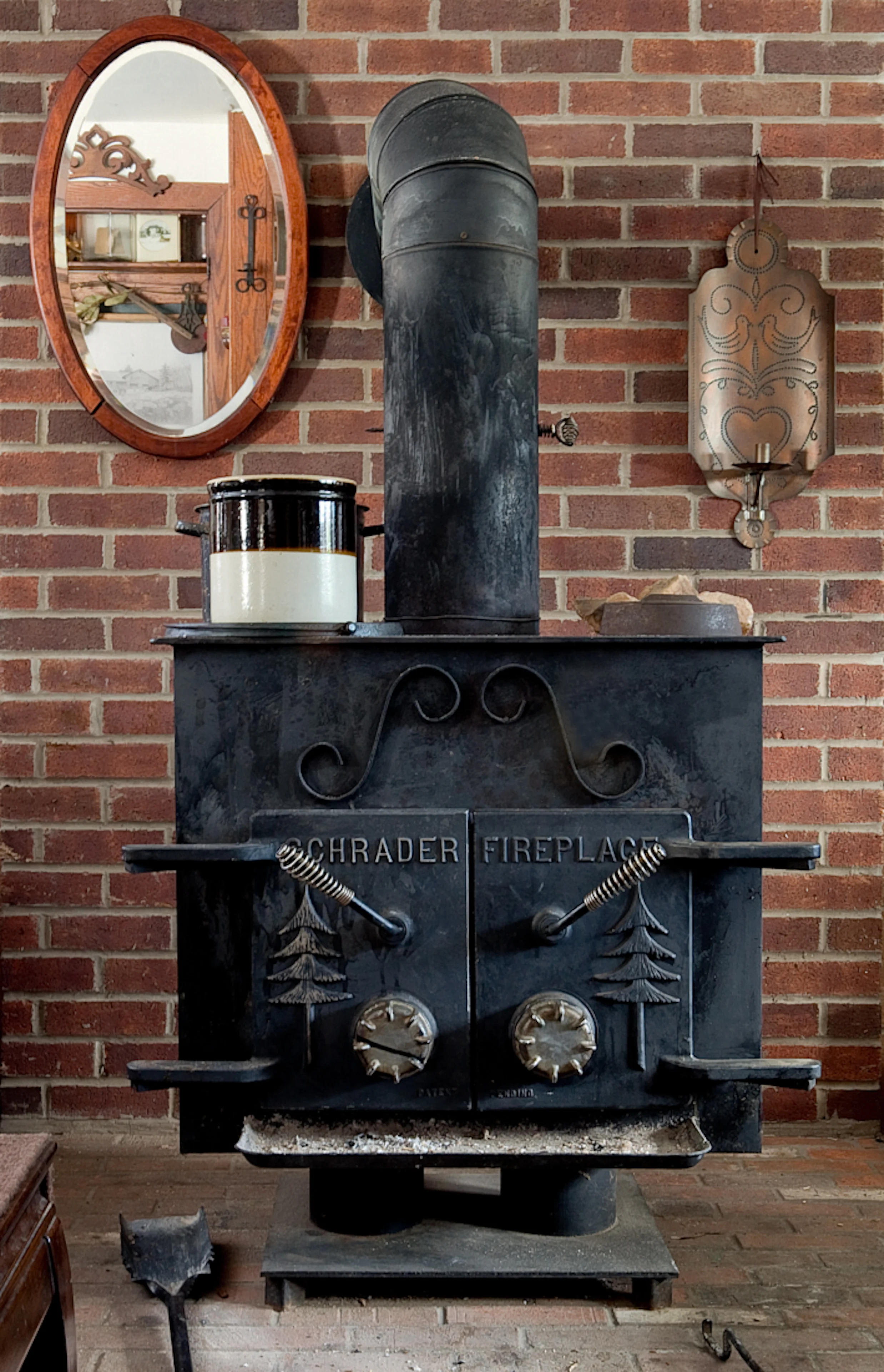 001YoungFireplace.jpg