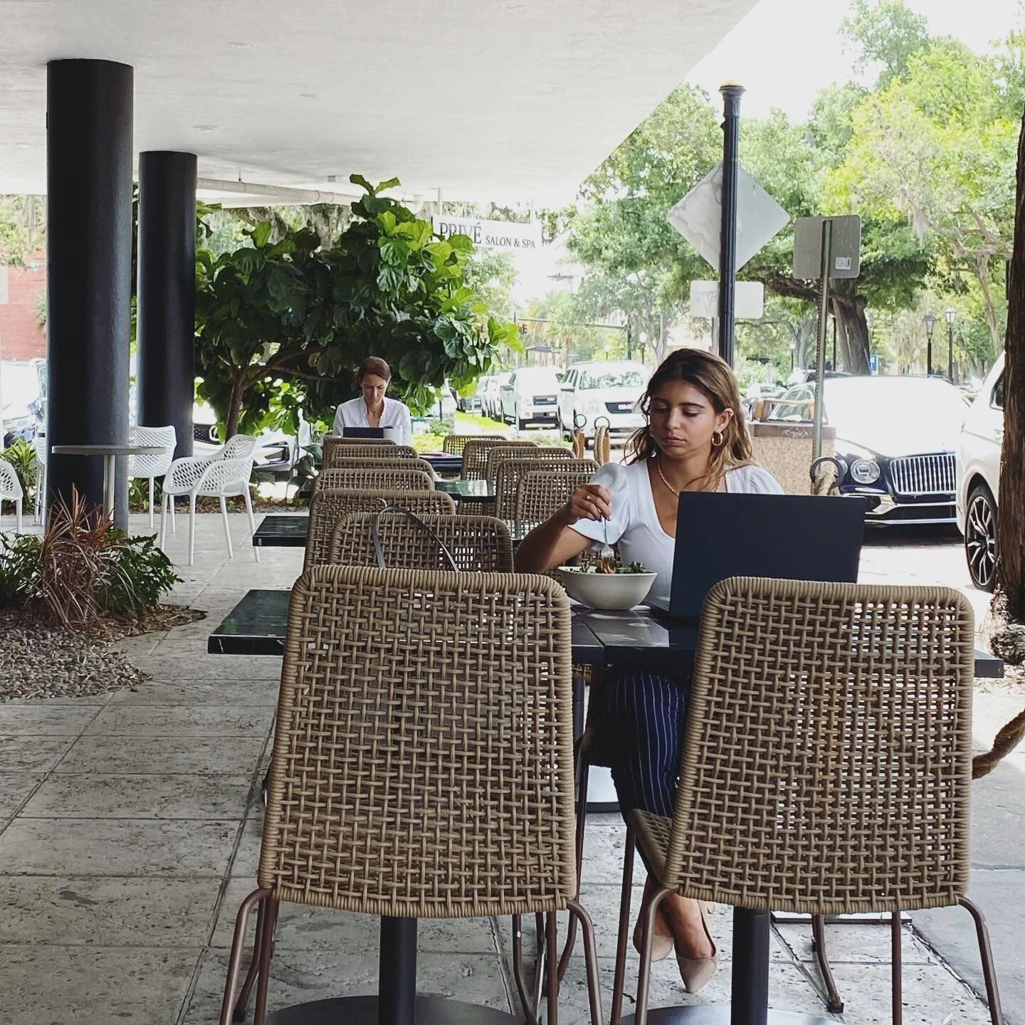 #food #coffee #work 💻🍽🪴@newgeneralstore | photo @winterpark_lifestyle 
.
.
.
.
.
.
.
#lifestyle #winterparkflorida #winterparkfl #streetlife #cafe #liveoutdoors #breakfast #luxurylifestyle #32789 #orlando #floridalife #florida #youarewhatyoueat #l