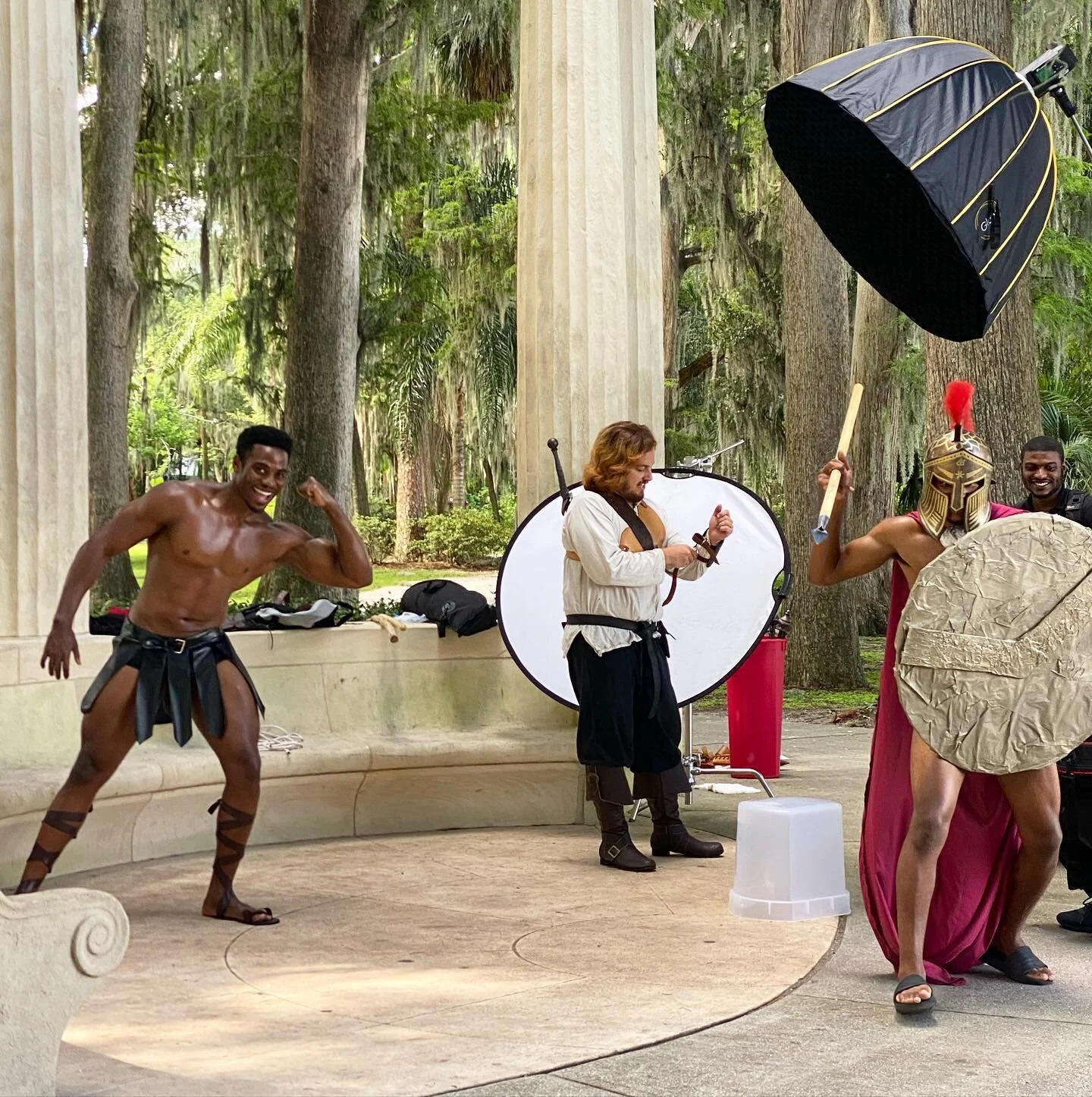 These are the gladiators of Winter Park 🗡🎠 | photo @winterpark_lifestyle 
.
.
.
.
.
.
.
#streetphotography #gladiator #stretstyle #winterparkfl #winterparkflorida #winterparklifestyle #32789 #fashion #liveoutdoors #luxurylifestyle #qualityoflife #f