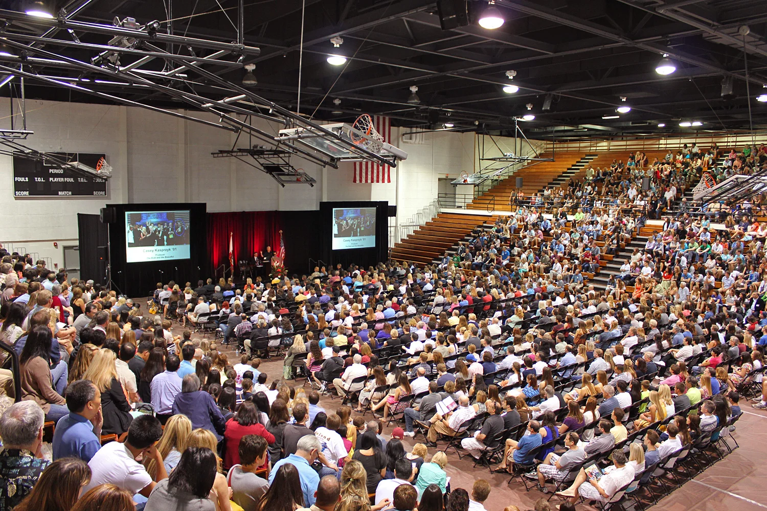Preview-Day-Crowd-1