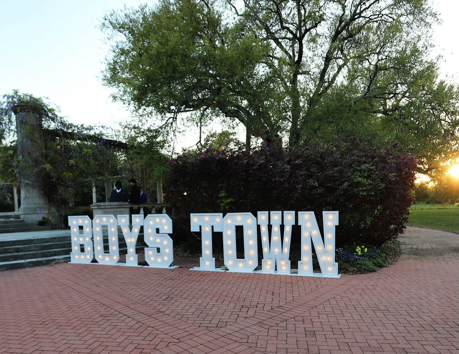 Always an honor to be invited back into spaces that pour into the next generation.
Boys Town Louisiana&rsquo;s Spirit of Youth Awards @boystown_la was a beautiful evening of recognition, mentorship, and community support, celebrating young people, ho