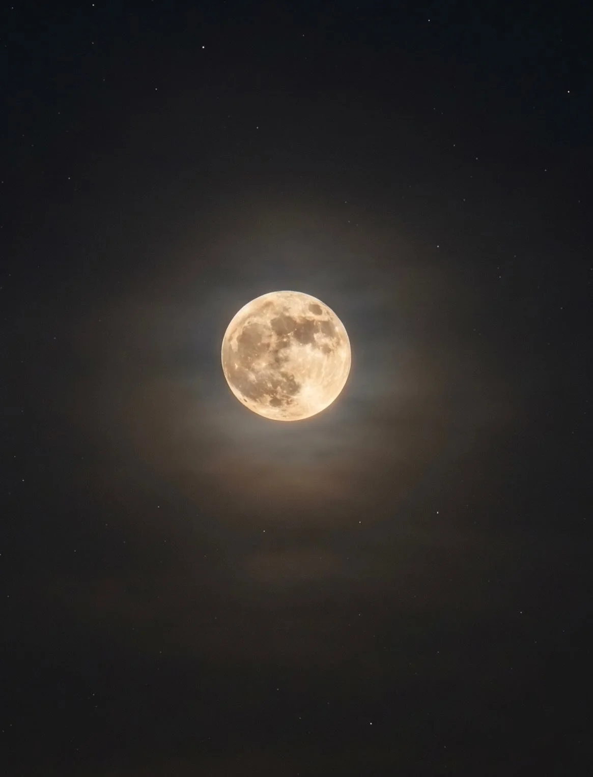 Tonight the Supermoon rises in Sagittarius, and she is holding space for all that you are ready to release.

Sagittarius energy is bold, free and expansive. It asks us to shed what limits us, to breathe into possibility and to trust the path ahead ev