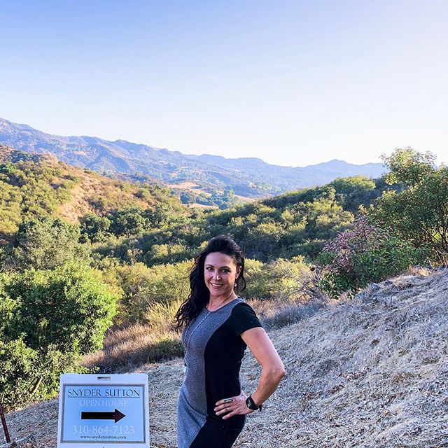 Well I did it!! After getting my real estate license last February I finally found my forever work home, right here in my beloved Topanga @snydersuttonrealestate. I&rsquo;ll still be making the town beautiful one head at a time @the_vanity_room_salon