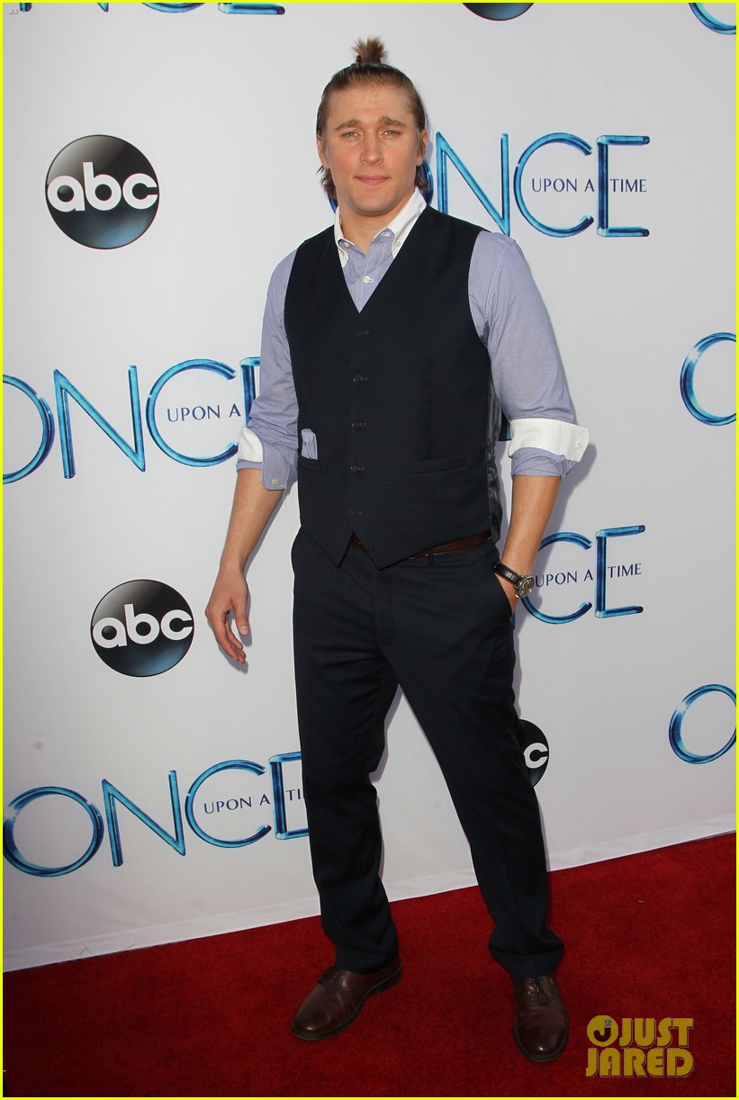 The very handsome Tyler Jacob Moore aka Hans on Once a Upon a Time is wearing an O'Harrow button-down and pocket square.