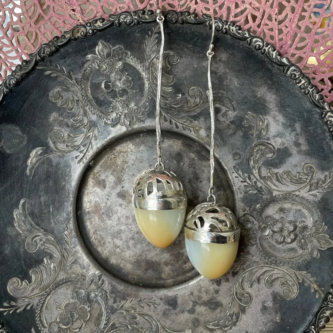 I&rsquo;ve always loved acorns, think of how many cartoons show squirrels or chipmunks or whatever that thing in Ice Age was chasing these little nutrient bundles or classical art depicting them in tapestries and gold. Even now, the best pork is rais