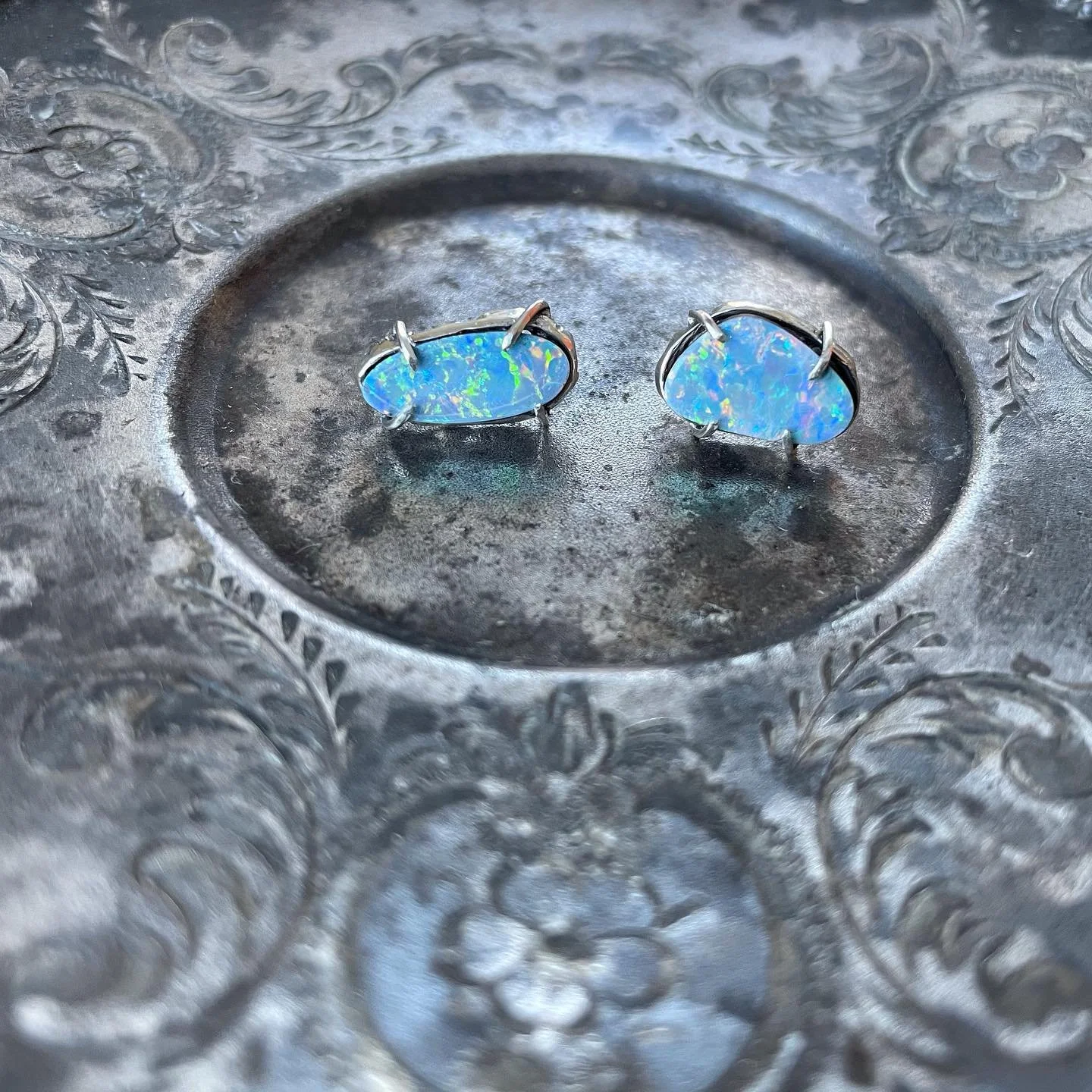 Opals are the best, go ahead, try and convince me otherwise! These little studs are light and full of flash. #opals #handmade #grspearman