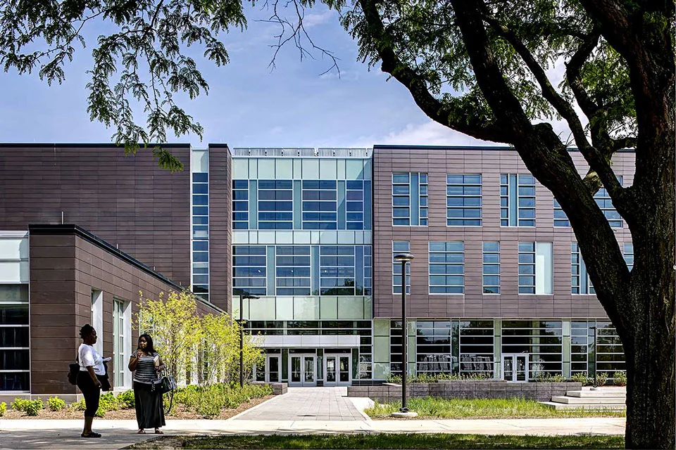   Wayne County Community College District    As a team member at Hamilton Anderson Associates, Ford was involved and the design and documentation of Wayne County Community College District’s (WCCCD) new building on its Northwest Campus located in Det