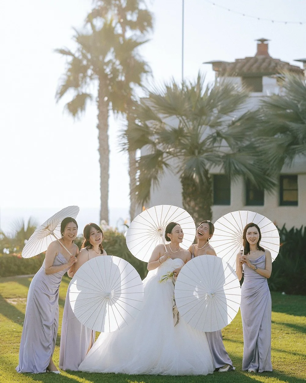 A passing train and the endless sea, a sunset framed by palm trees&mdash;this wedding by the so call &ldquo;little Kamakura&rdquo; in San Clemente felt like a fairytale woven with pure romance. Every detail came alive under the golden light and ocean