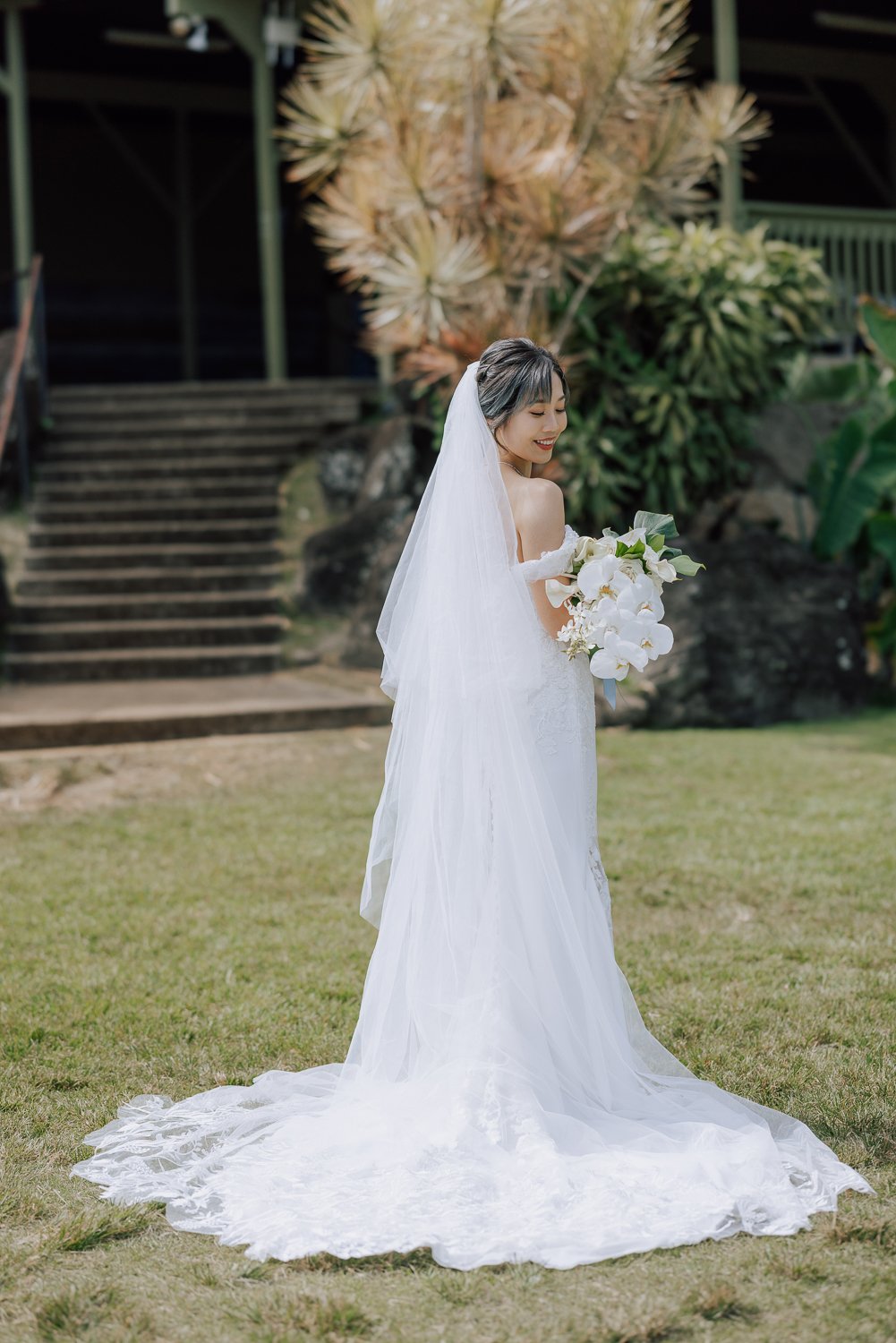 040- Paliku Gardens Kualoa Ranch Honolulu Hawaii Wedding -0L0A6322.jpg