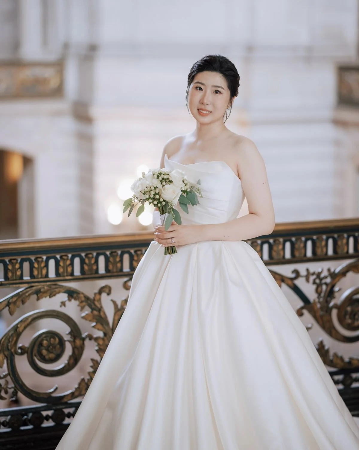 Back at City Hall after a while, this time with a Korean-inspired touch: clean, refined, effortlessly romantic.

MUA: @rainbow100100 
#sfcityhallwedding #sfweddingphotographer
#editorialweddingphotographer #weddinginspirations #jimleevision