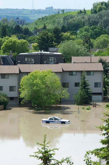 Calgary flood pictures, general contractor Calgary, renovations, restoration company, contractor Calgary 16.jpg