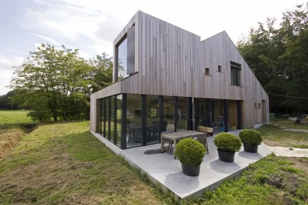 Onix - Plank Chimney House