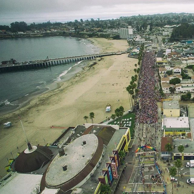 Birds eye view of the 2018 Wharf to Wharf starting line. #wharftowharf2018 #aerialphotography #santacruz #capitola #marathon #dji #phantom3 #santacruzbeach