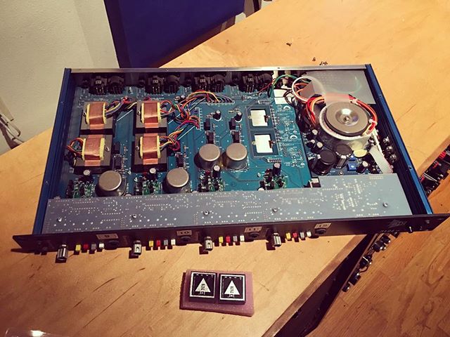 Pimpin the ol&rsquo; 4-channel API preamp with some super-sweet vintage-voiced &ldquo;Red-Dot&rdquo; 2520 op amps from Scott Liebers!  It&rsquo;s like adding a combat boot on your mic&rsquo;s signal path!  Fun to get some time to do some housekeeping