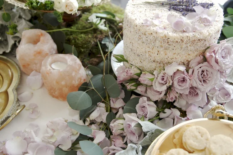 wedding dessert table flowers