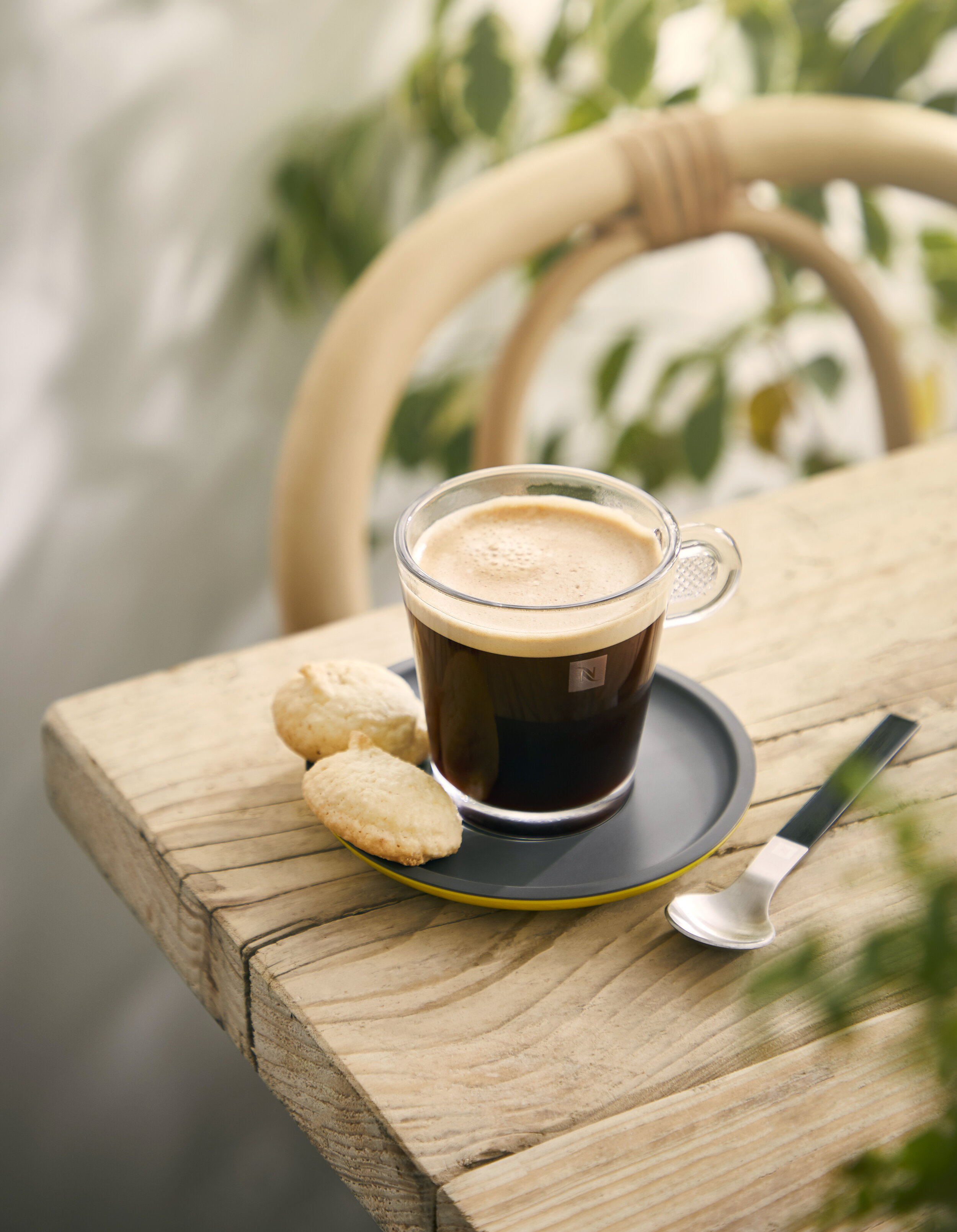 NESPRESSO4094_SHOT_02_Yellow.jpg
