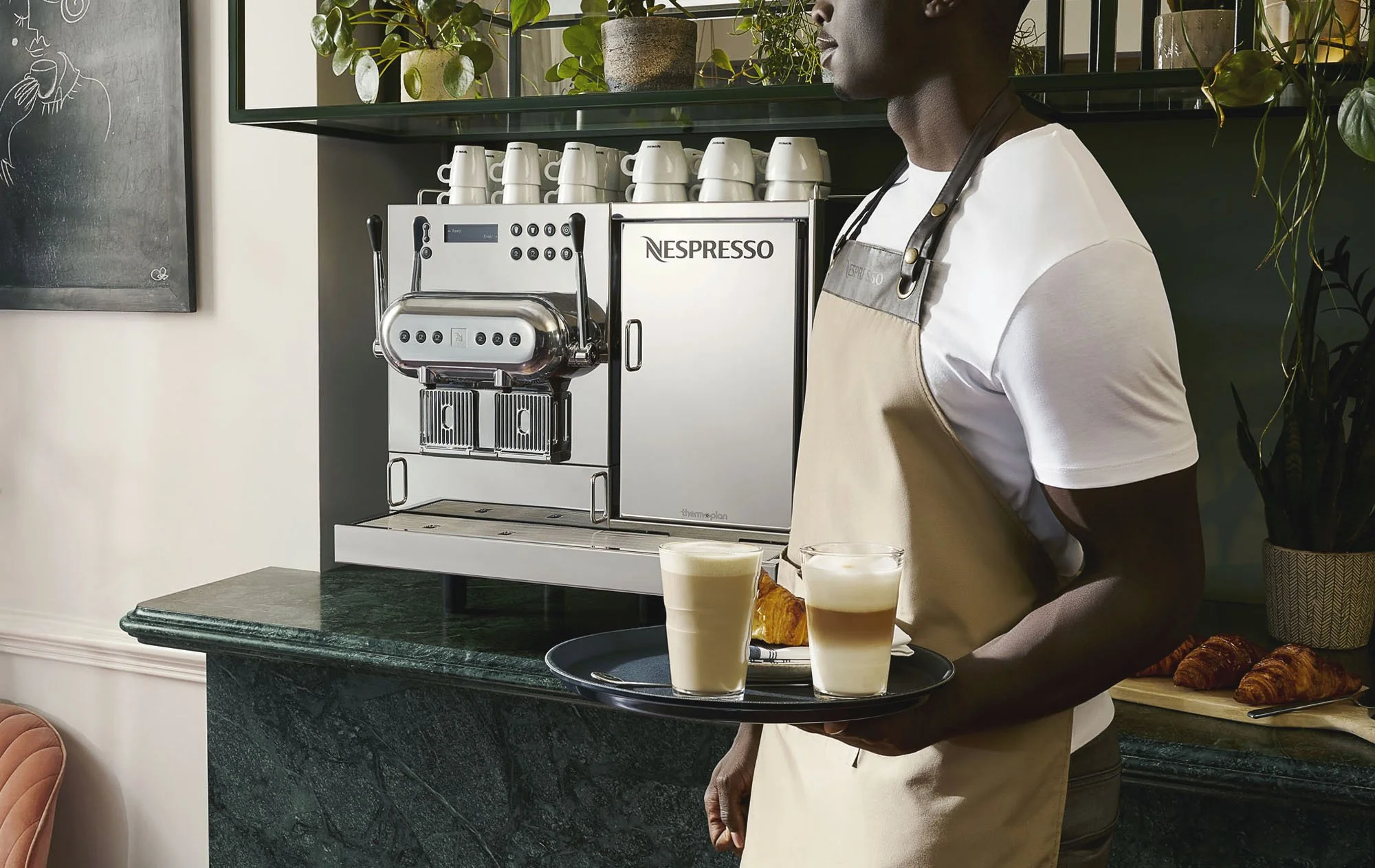 Nespresso_Still_Asset_66_Bakery_Set_2_Aguila_220_Lifestyle.jpg