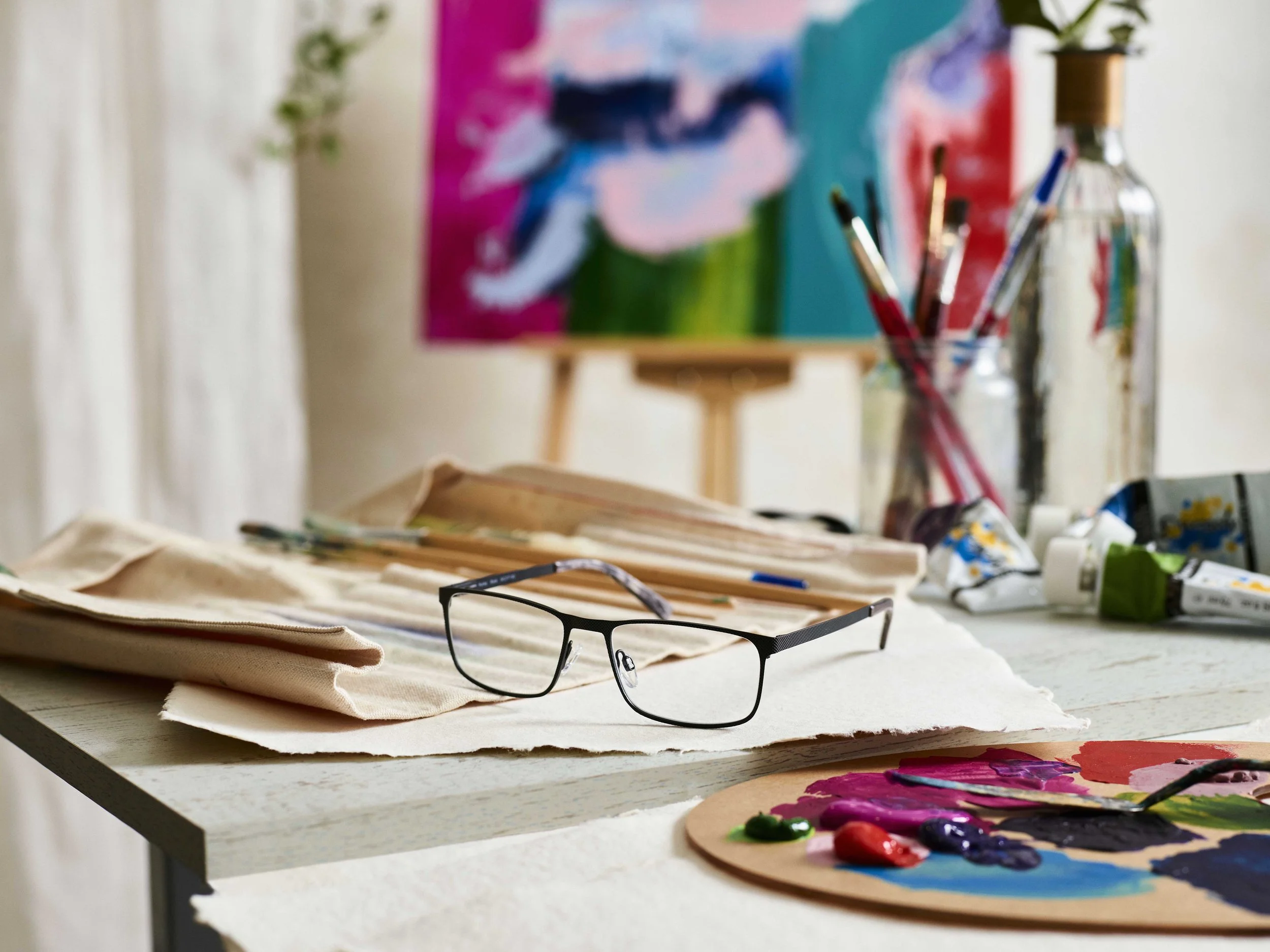 GB_SIGNATURE_OPTICIANS_KEY_VISUAL_CAMPAIGN104430_SOCIAL_03_PAINTING_HOBBYING.jpg