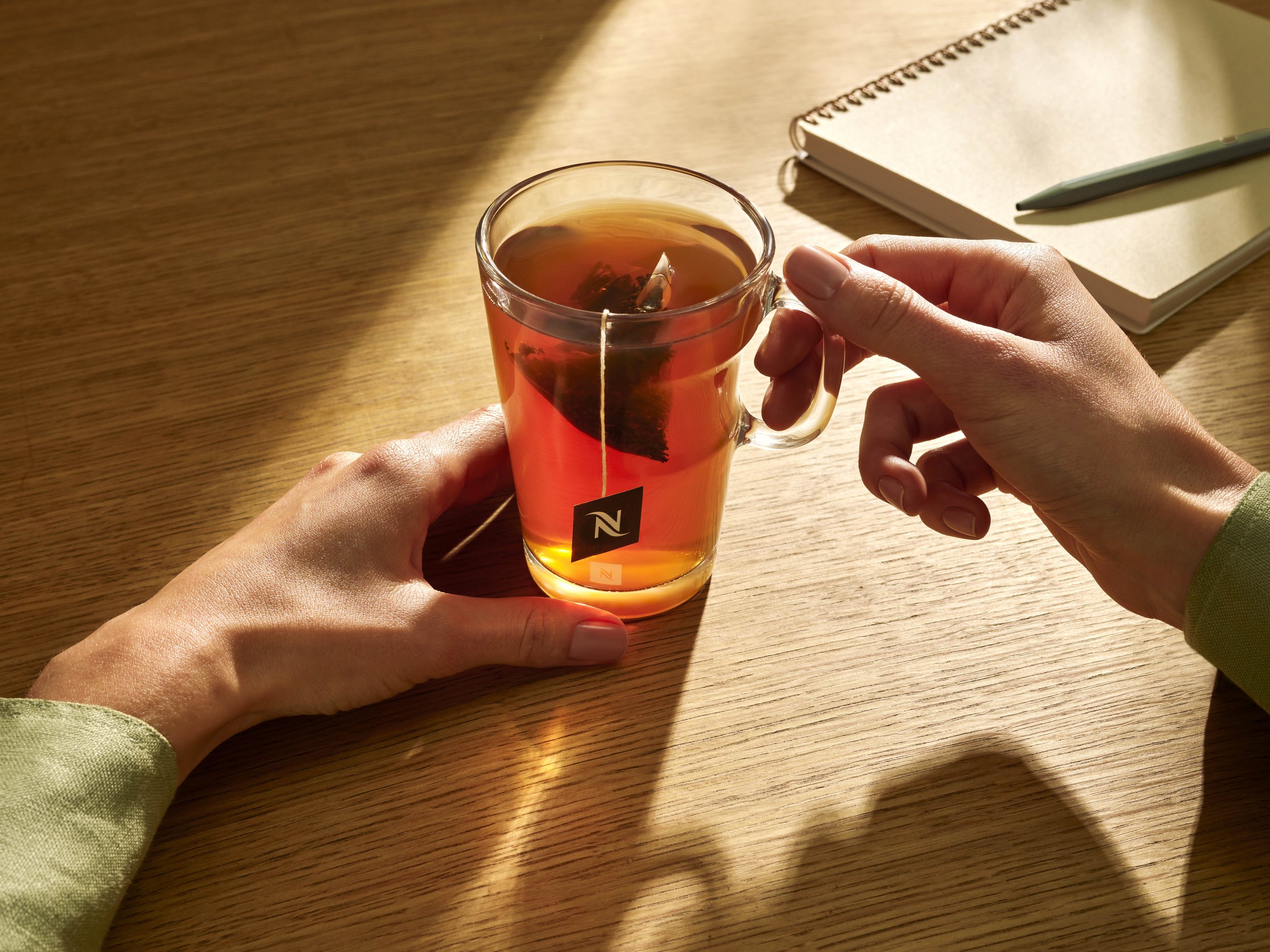 OOH_PRODUCT_LIFESTYLE_TEA_EARL_GREY_FULL_FRAME.jpg