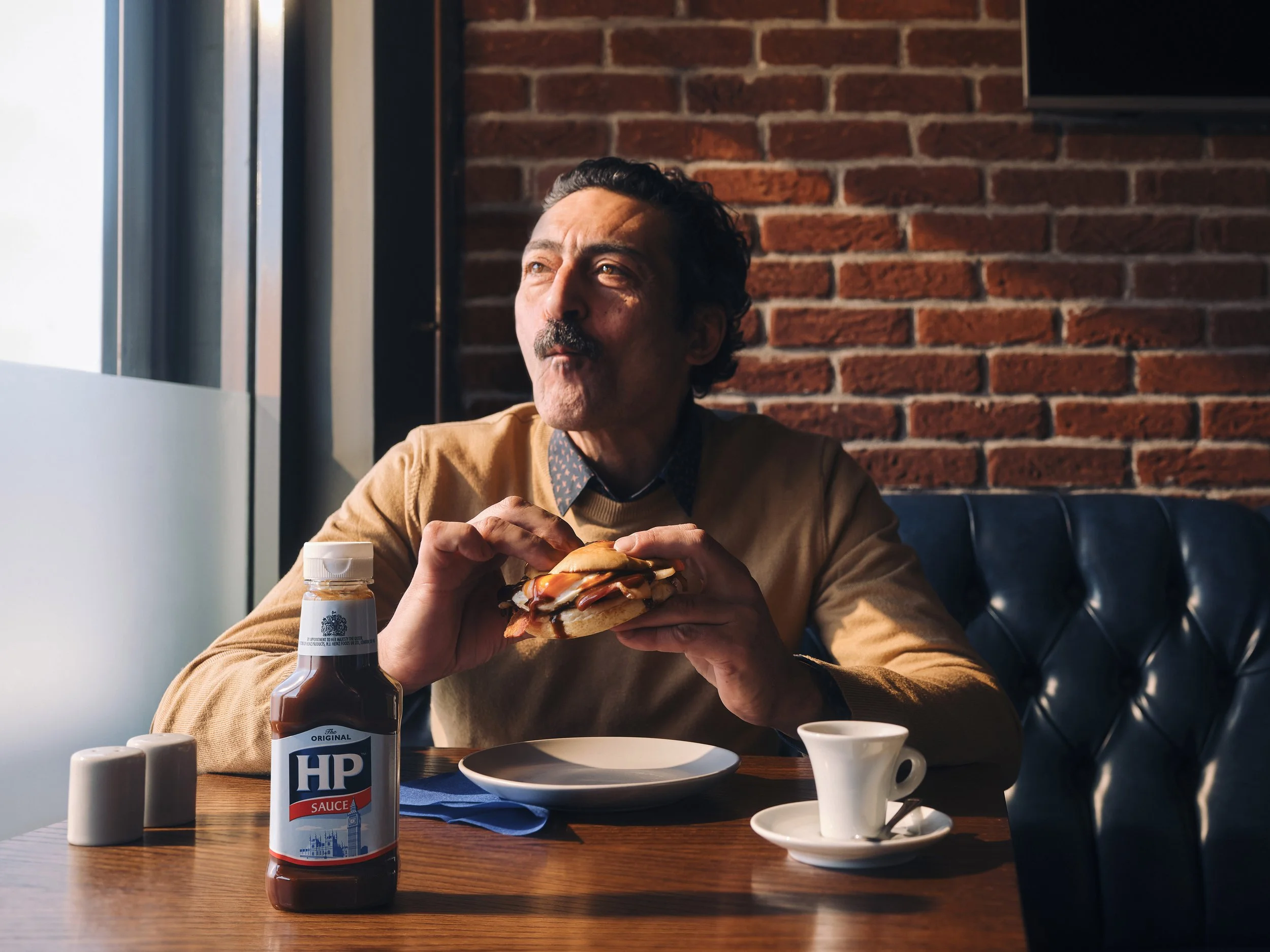 METCHYS_CAFE_SHOT_02_HP_PROUDLY_SERVED_4307_V1RGB copy.jpg