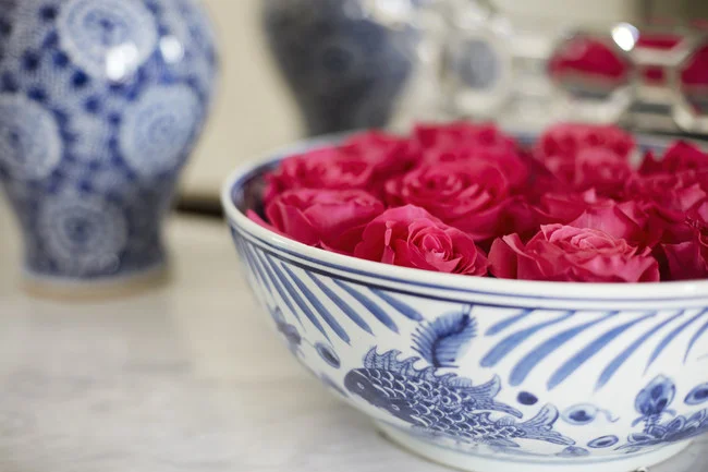 Richmond, Virginia designer, Gary Inman, recommends floating roses or peonies in beautiful bowls as table centerpieces. (PRNewsfoto/Kathy Wall)