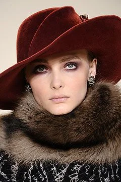 Carolina Herrera, Her luxurious interpretation of a Fedora. Oh those smoky eyes!
