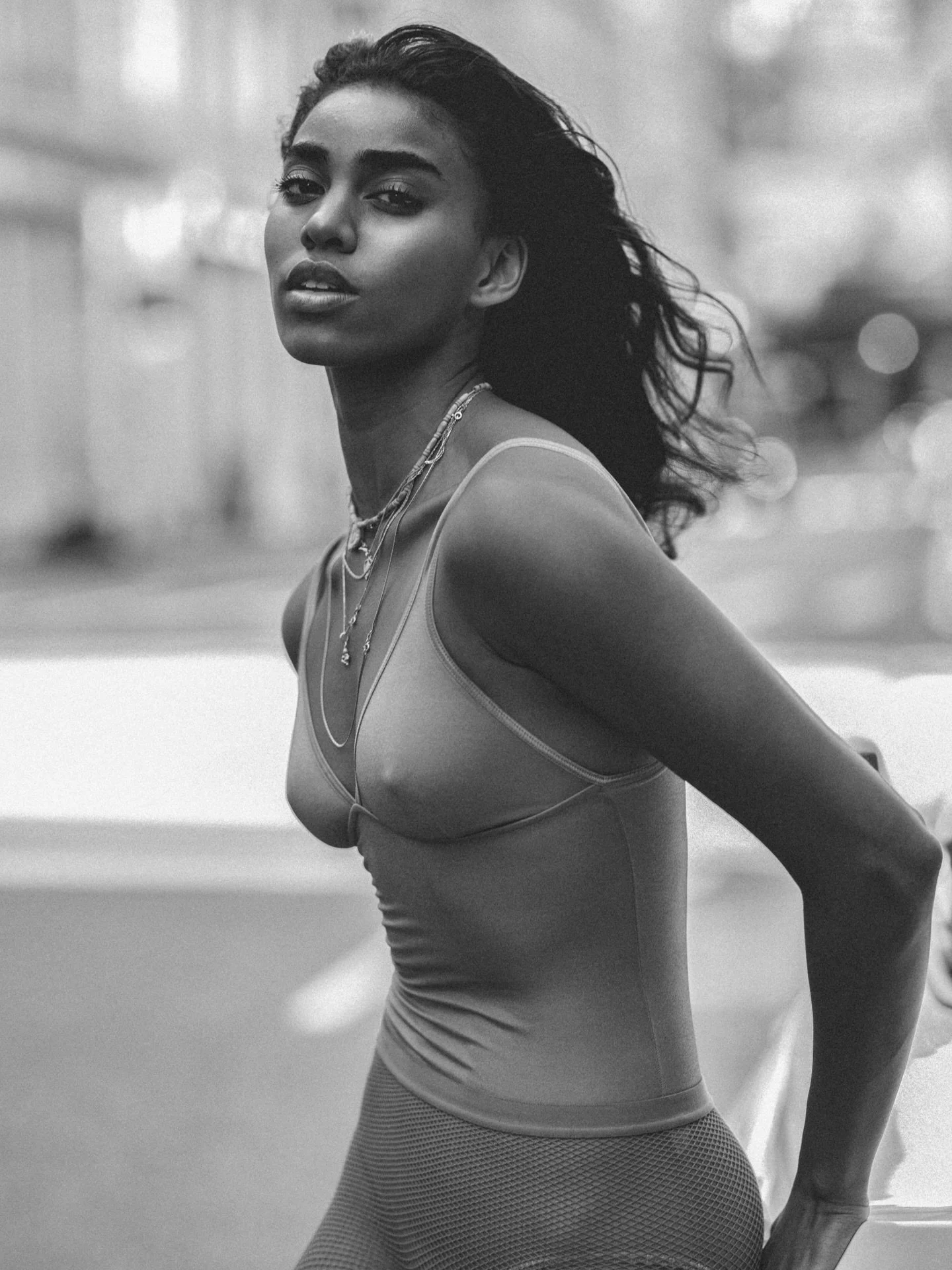 woman.
art.
✌🏾📷
1-6?