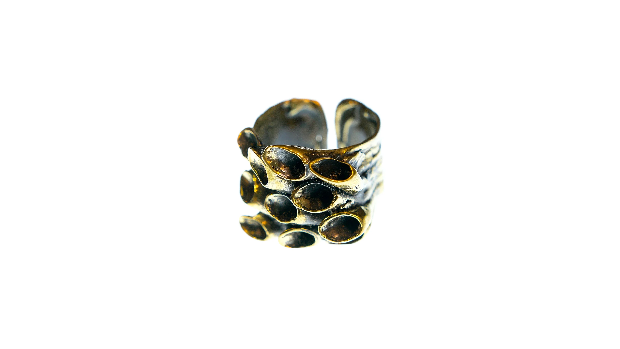 jewlry.00_14_12_01.Still087.jpg