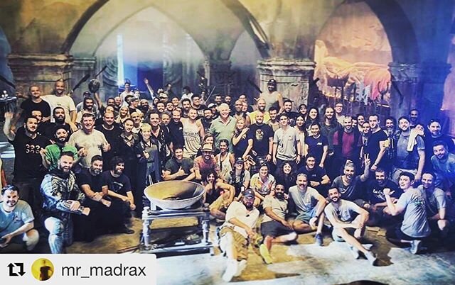 Just had an amazing time finishing off the movie Jiu Jitsu Thanks @mr_madrax for letting me play, it was fun....
・・・
You&rsquo;re all the chosen Jiu Jitsu warriors! #jiujitsumovie That&rsquo;s a Wrap!!!!
.
.
.
#madraxdp  #jiujitsumovie #onset #setlif