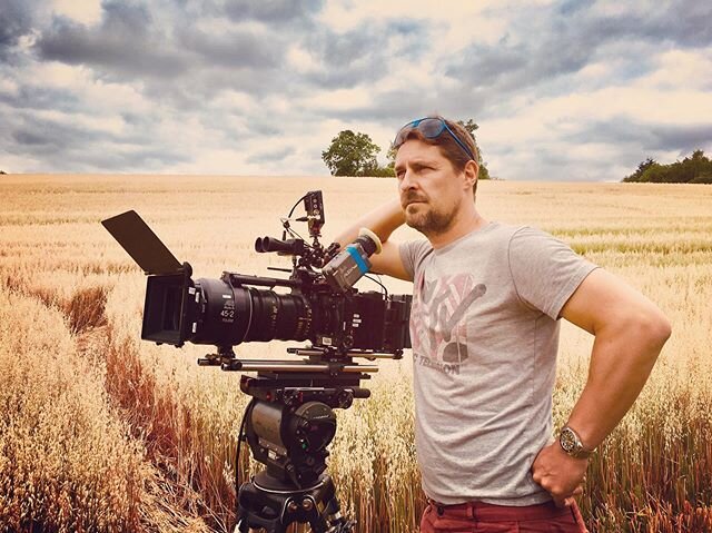Classic B-cam and a slow day on desperately seeking #worzelgummidge the new Christmas #bbctv special @aco_uk .
.
.
.
.
.
.
.
.
.
#dop #arri #alexamini #filmisnotdead #teradek #film #moviemaking #commercial #filmproduction #camera #cameracrew #gimbal 