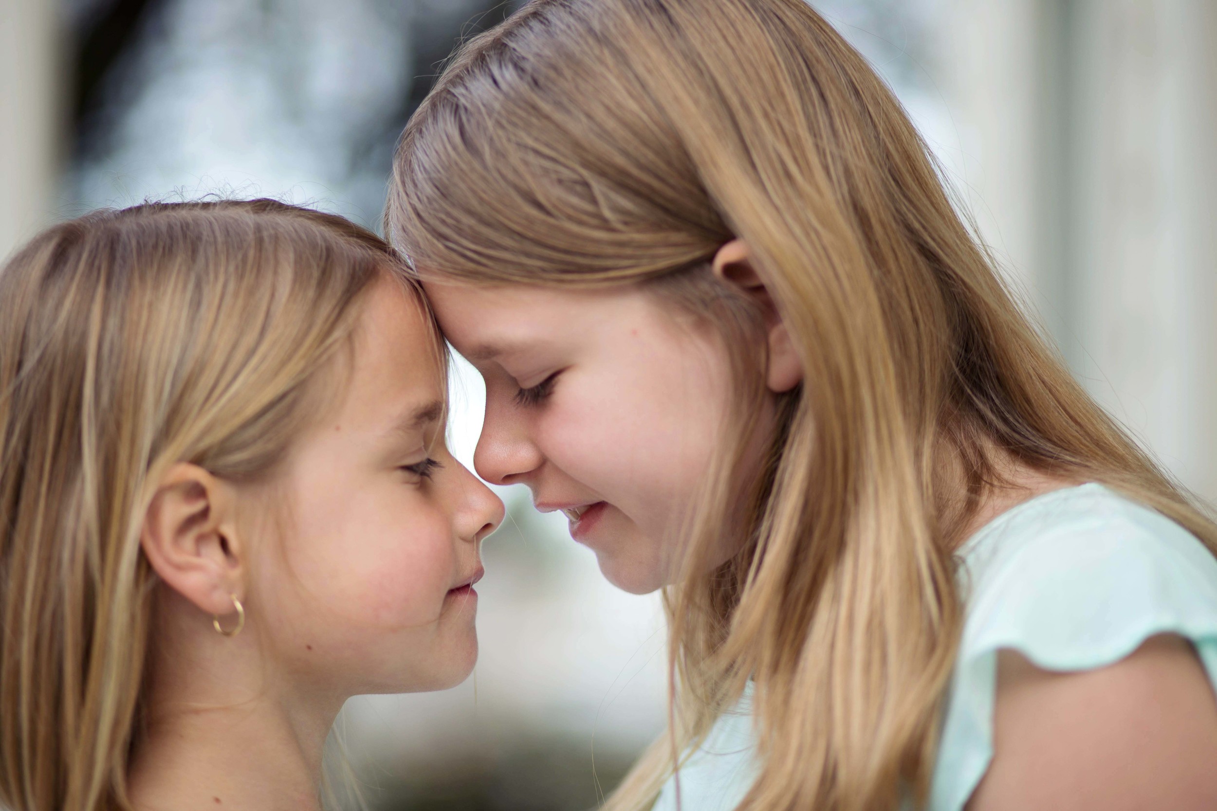 Cailyn + Hayden eskimo kiss.jpg