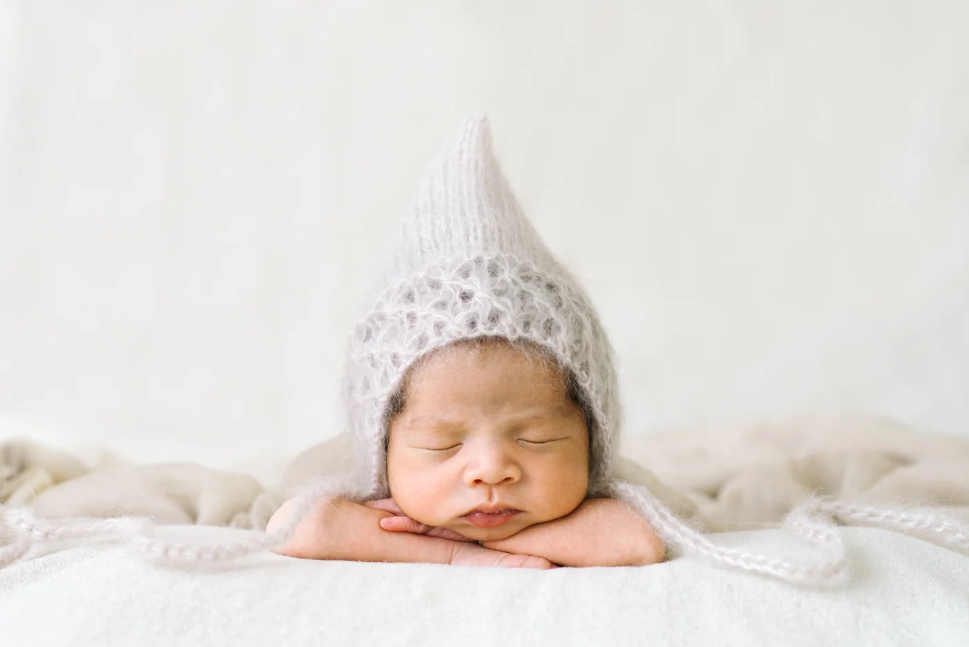 Best-Newborn-Sleeping-Baby-Maternity-Photographer-Portland-Oregon-Gray-Cream-Knit-Pixie-Bonnet-Hat-Shelley-Marie-Photography-2.jpg