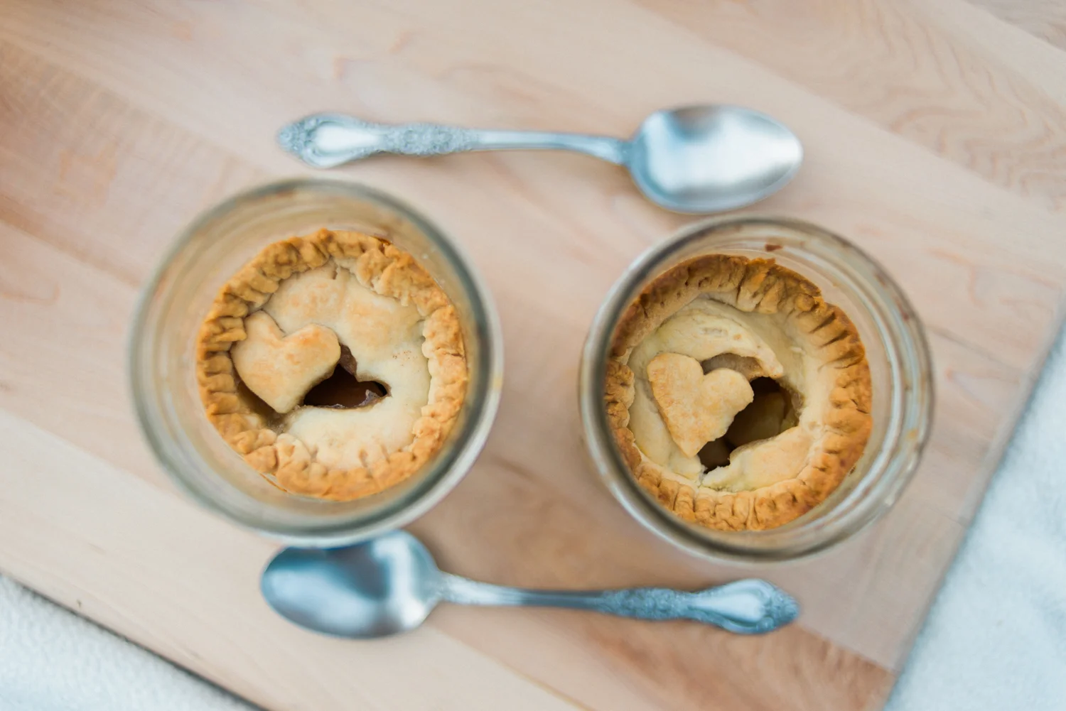 valentines-day-2015-portland-oregon-picnic-apple-pie-mason-jar-shelley-marie-photo-2.jpg