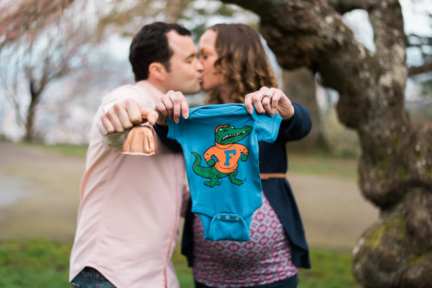 pittock-mansion-maternity-photography-portland-cherry-blossom-shelley-marie-photo-07.jpg