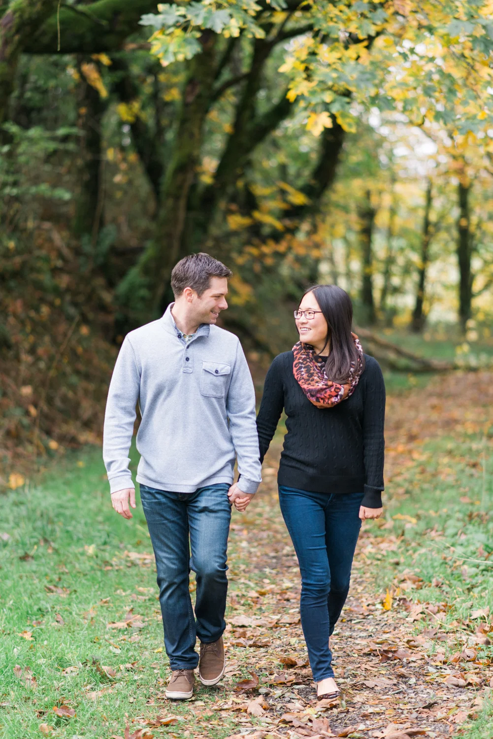 portland-engagement-columbia-river-gorge-latourell-waterfall-autumn-fall-crown-point-shelley-marie-photo-06.jpg