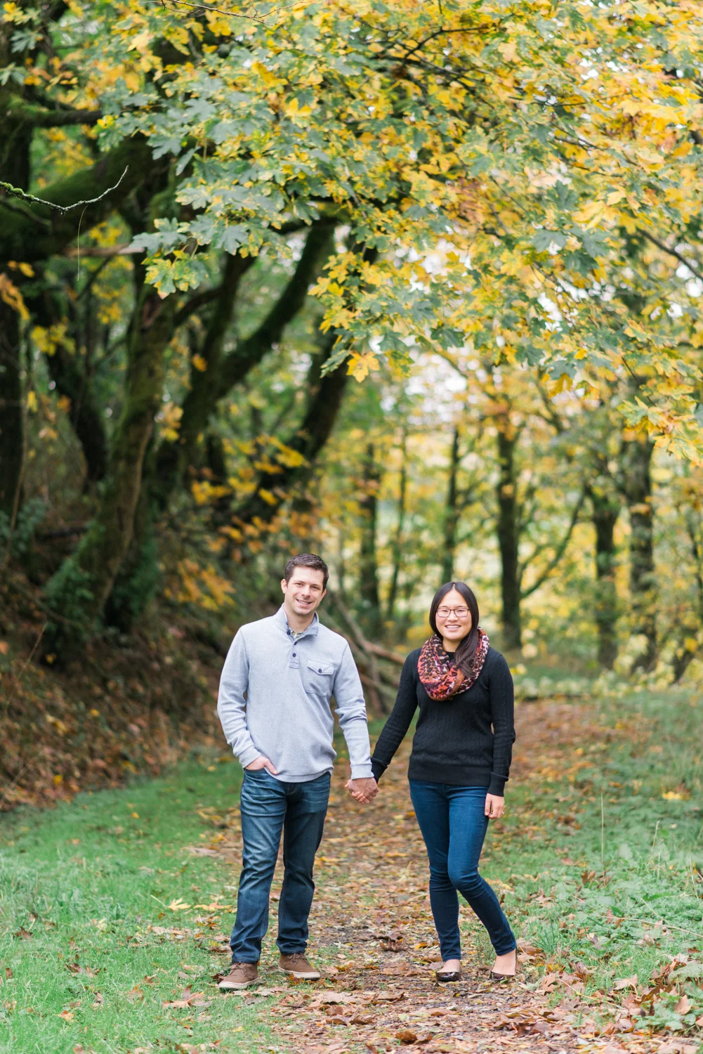 portland-engagement-columbia-river-gorge-latourell-waterfall-autumn-fall-crown-point-shelley-marie-photo-10.jpg