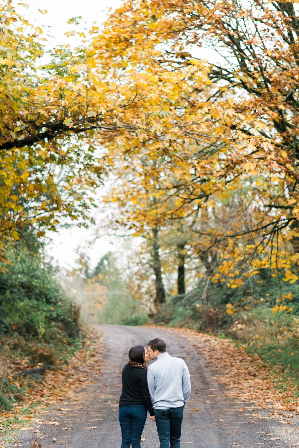 portland-engagement-columbia-river-gorge-latourell-waterfall-autumn-fall-crown-point-shelley-marie-photo-15.jpg