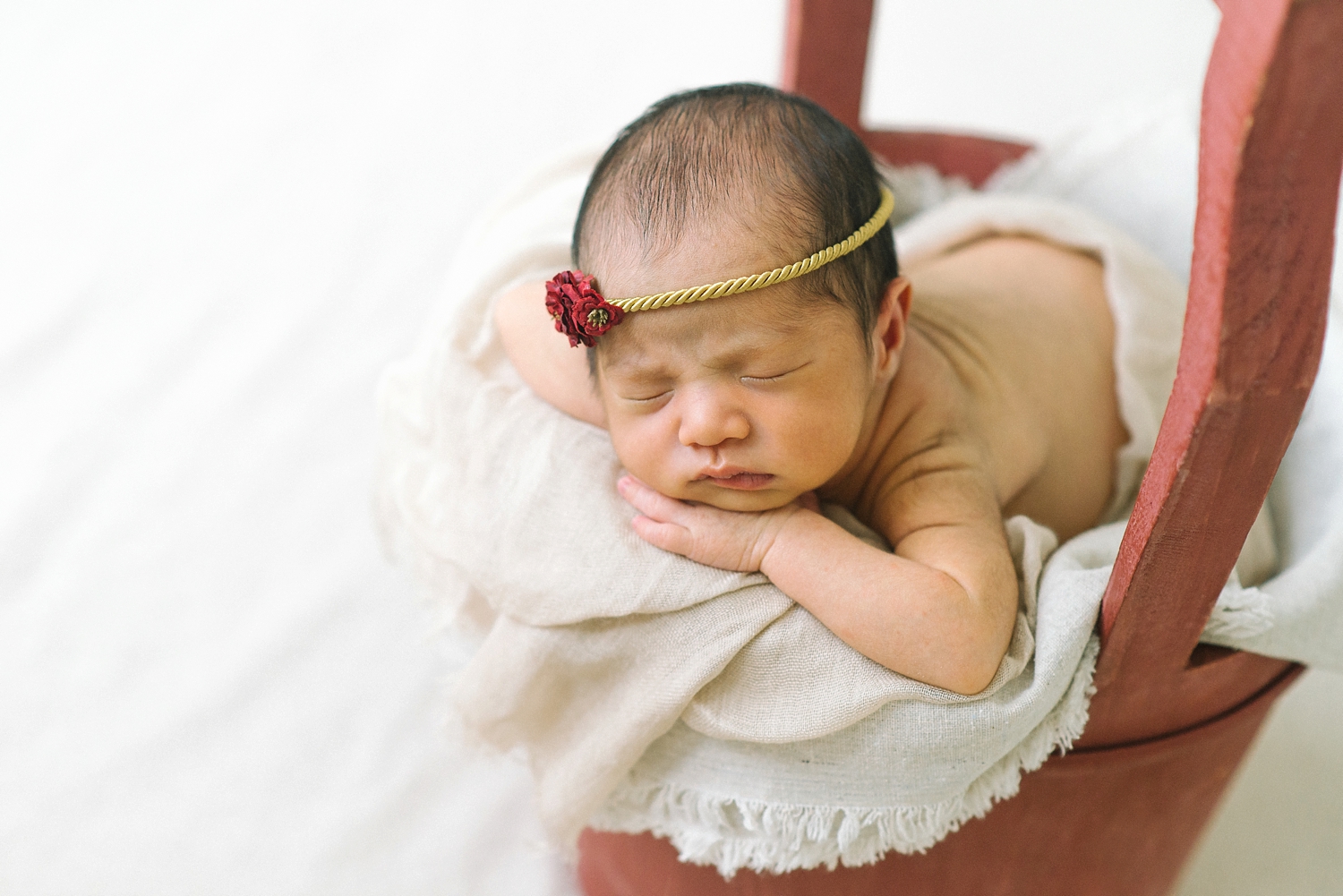 portland-oregon-newborn-photographer-sleeping-baby-girl-red-basket-shelley-marie-photography-3.jpg